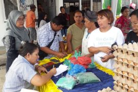 Pemkot Pematangsiantar perbanyak operasi pasar murah di daerah warga kurang mampu