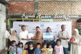 LKBN ANTARA Biro Jambi peduli sesama bantu masyarakat dhuafa dan anak