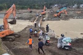 Update Bencana Aceh, Jembatan darurat Beutong Nagan Raya sudah bisa dilalui motor