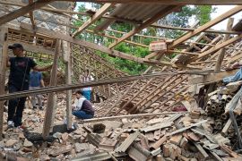 Polisi selidiki ledakan hancurkan tiga rumah di Pacitan