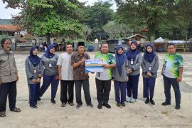 Sekolah Bina Muda Cicalengka Bandung dan 6 lembaga di Jabar percayakan bantuan bencana Sumatera pada LAZISKU