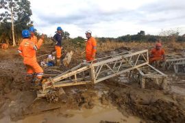 Pulihkan Kelistrikan Aceh, PLN kebut siang malam perbaiki jalur listrik Langsa-Pangkalan Brandan