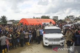 Prabowo minta maaf sebut pemulihan listrik Aceh terus diupayakan