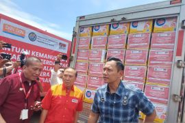 AHY lepas 19 truk bantuan makanan bagi warga Aceh dan Sumatera