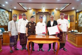 Pemprov Bali teken kerja sama pemanfataan lahan di Benoa dengan PT BDL
