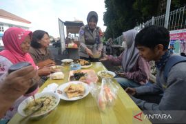 Program sarapan pagi gratis untuk warga dan pekerja jalanan