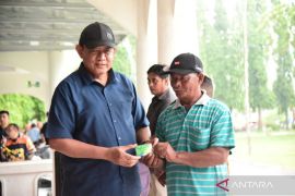 Pemprov Gorontalo salurkan bantuan sosial di Kabupaten Boalemo