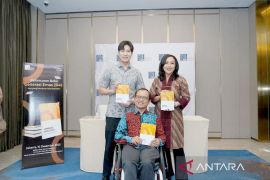 Buku Generasi Emas 2045, teknologi bukan kunci