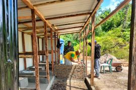 Satgas Kodam I/BB bangun MCK di desa Tapsel jaga kesehatan pengungsi