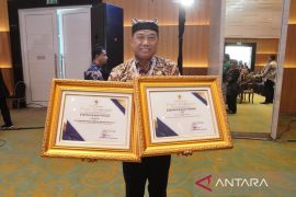 Inovasi Jagoan Tani dan I-Care Banyuwangi raih penghargaan "Kovablik"