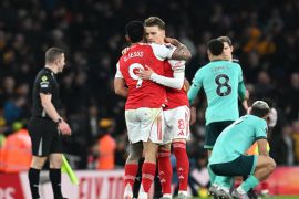 Dua gol bunuh diri bawa Arsenal menang dramatis 2-1 atas Wolves