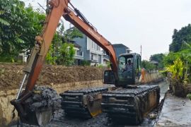 Pemkot Tangerang perluas kapasitas daya tampung air saluran pembuang