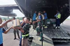Lanud Iswahjudi salurkan 3.803 kg bantuan untuk korban bencana Sumatra