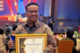 Unimed raih anugerah badan publik predikat "Informatif* dari KIP Republik Indonesia