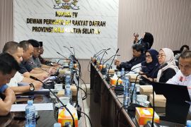 Komisi IV menilai persoalan guru besar ULM semestinya tak  terjadi