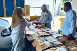 DPK Kota Solok evakuasi arsip terdampak banjir