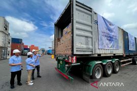 INSA bersama Meratus kirim dua kontainer bantuan bencana ke Sumatera