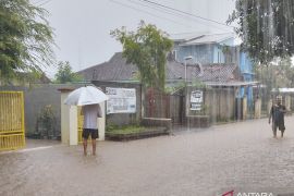 Hujan beragam intensitas berpotensi turun di sejumlah kota