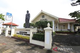 Jejak Visioner Raden Bei Aria Wirjaatmadja dalam 130 Tahun Perjalanan BRI