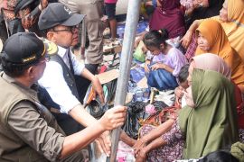 Menko PMK tegaskan negara hadir, pembangunan huntara dipercepat