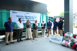 Dua hari perjalanan, bantuan PLN UIW Babel tiba di posko bencana PLN UID Sumbar untuk korban banjir bandang