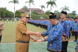 Gubernur Babel serahkan 2.869 SK PPPK paruh Waktu