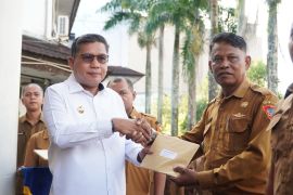 Pemkot Ambon salurkan bantuan ke 20 titik pojok baca desa