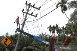 Kemarin, progres kelistrikan di Aceh sampai pencabutan izin PBPH