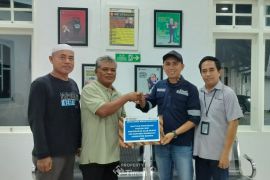 PT Timah bantu nelayan Bangka atasi pendangkalan alur kapal