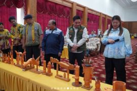 Bupati Mahulu ajak perajin inovatif tonjolkan produk berbasis budaya