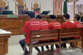 Hakim PN Medan vonis seumur hidup lima terdakwa kurir 128 kilogram ganja