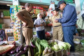Pemkot Surabaya intensifkan pengawasan harga dan keamanan pangan