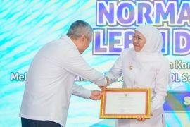 Khofifah raih penghargaan dari Menhub atas komitmen tangani ODOL