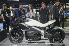 Ho Chi Minh pasang kabinet penukaran baterai motor listrik di trotoar