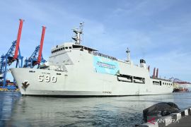 Indonesian navy deploys marine engineers, ships for Sumatra recovery