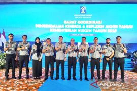 Kanwil Kemenkum Kalsel cermati pengarahan Pimti Madya di Rakor Kemenkum 2025
