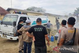 GAPKI salurkan air bersih dan pangan untuk korban banjir Aceh Tamiang