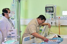 Prabowo beri semangat korban mobil SPPG: "Cepat sembuh ya"