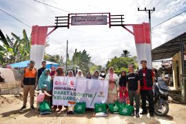 Akulaku salurkan bantuan Rp200 juta untuk penyintas bencana Sumatera