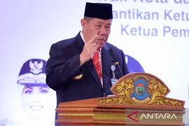 Gubernur Babel Raih Penghargaan Informatif