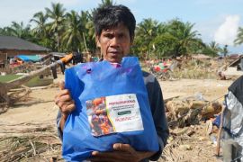 Prudential Syariah serahkan bantuan bagi 1.300 korban bencana di Aceh