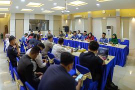 Pemkot bersama Bea Cukai cari solusi atasi kelangkaan bahan pokok Tanjungpinang