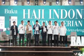 Pamitan, Ditjen PHU persembahkan Buku Memori Kolektif 75 Tahun Kemenag Kelola Haji