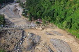 Jalan putus total di Batu Busuk Padang Page 2 Small