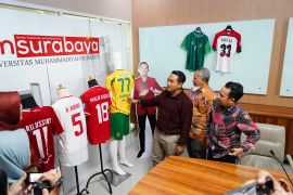Umsura lelang 14 jersey atlet untuk bantu korban banjir Sumatera