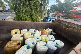 Polres Bungo sita 31 jeriken BBM bersubsidi dari pelansir