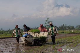 Bupati Temanggung mendorong penggunaan alat pertanian berbasis teknologi