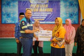 UMKM binaan PT SIS ikuti pelatihan sablon manual