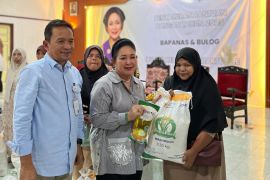 Bulog menyalurkan bantuan pangan bagi 328.770 penerima di DIY