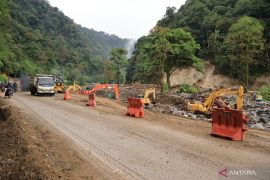 Hutama Karya percepat pengerjaan Jalan Lembah Anai Tanah Datar